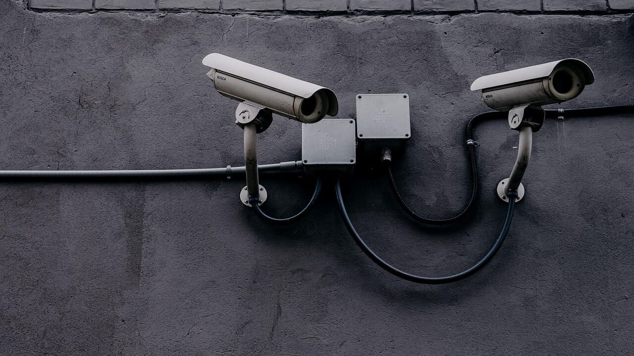 Advanced AI-powered CCTV networks analyzing human behavior – debate on security versus privacy in 2025