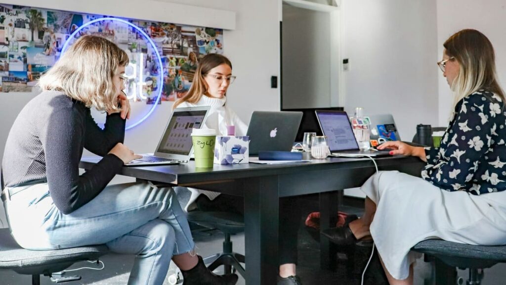 Creative Digital Marketing Agency planning social media campaigns – how to select the right agency for 2025